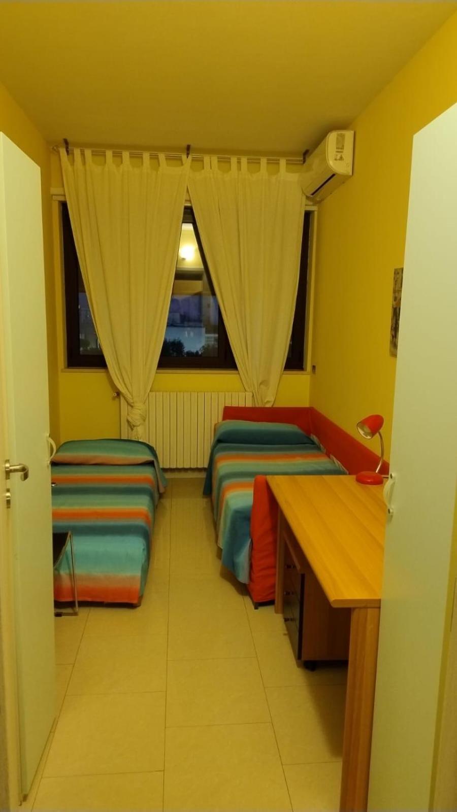 "La Casa Di Mariagrazia" Rooms Con Cucina Condivisa E Terrazza 萨米凯莱-迪巴里 外观 照片