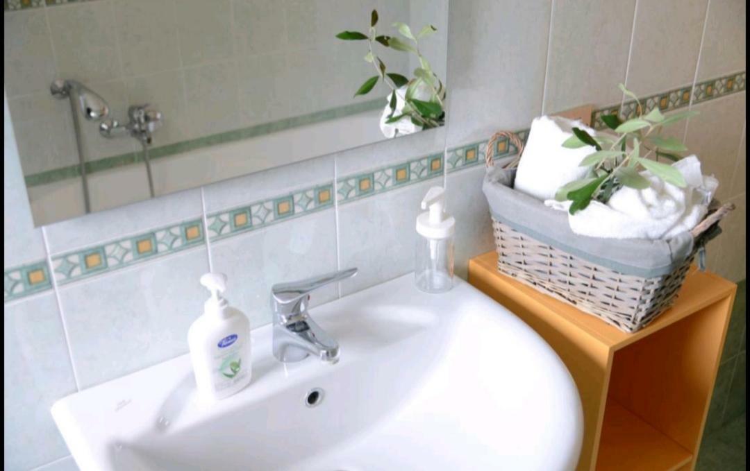 "La Casa Di Mariagrazia" Rooms Con Cucina Condivisa E Terrazza 萨米凯莱-迪巴里 外观 照片