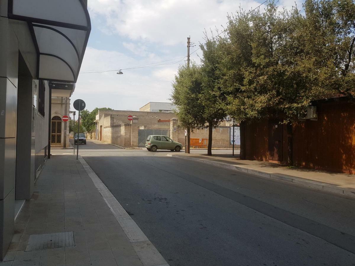 "La Casa Di Mariagrazia" Rooms Con Cucina Condivisa E Terrazza 萨米凯莱-迪巴里 外观 照片