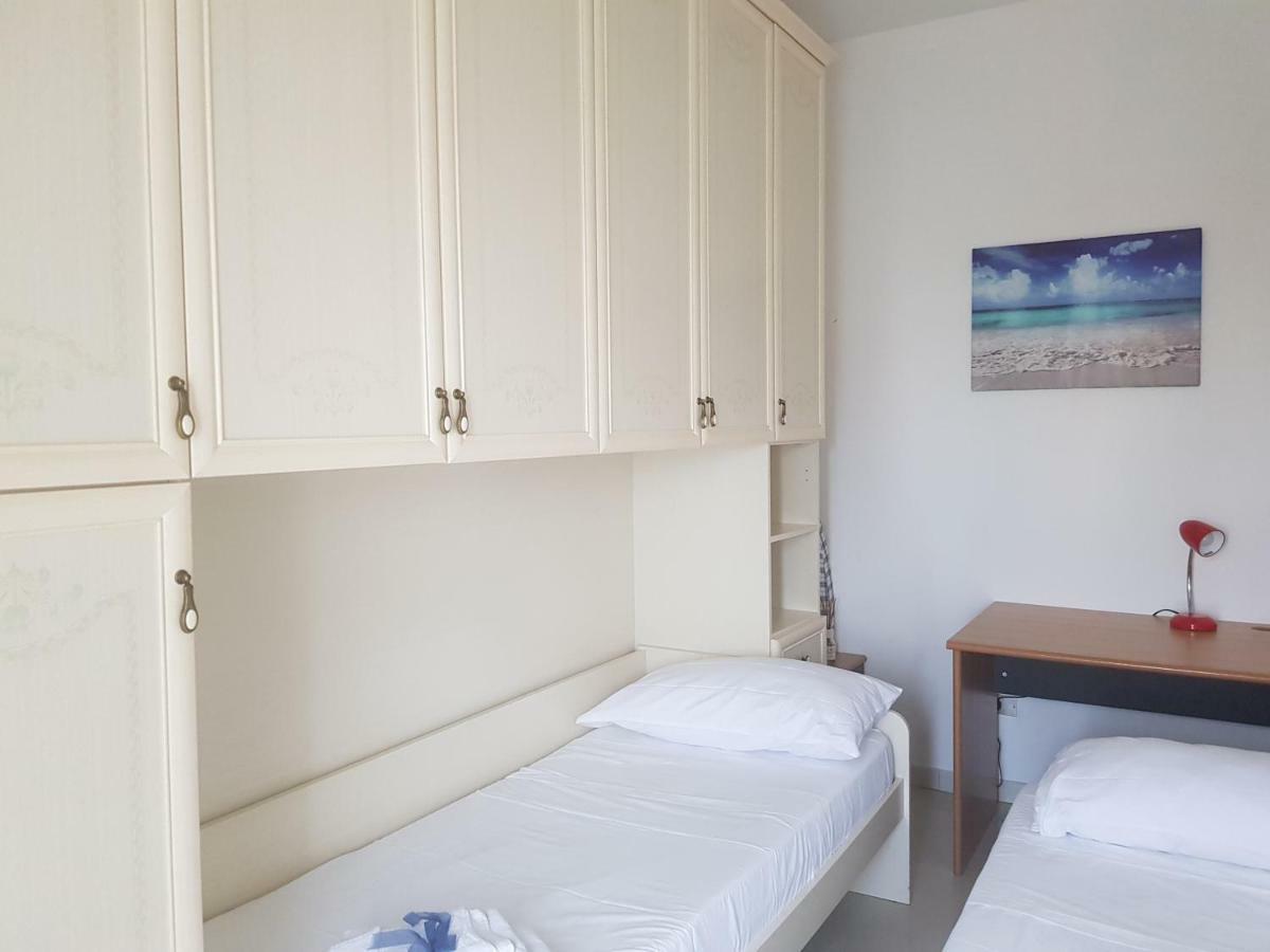 "La Casa Di Mariagrazia" Rooms Con Cucina Condivisa E Terrazza 萨米凯莱-迪巴里 外观 照片